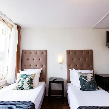 Quentin Arrive Отель