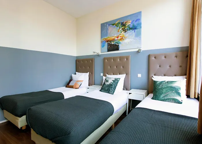 Quentin Arrive Отель