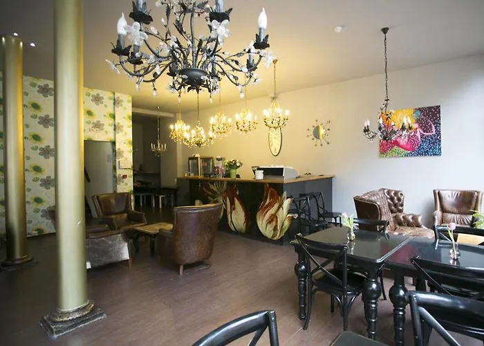 Отель Quentin Arrive