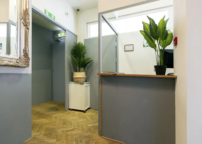 Quentin Arrive Отель *