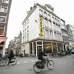 Quentin Arrive Amsterdam