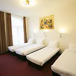 Quentin Arrive Hotel *