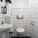 Quentin Arrive Hotel *