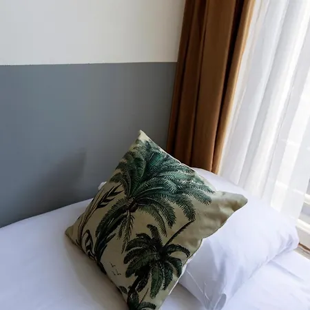 Quentin Arrive Amsterdam