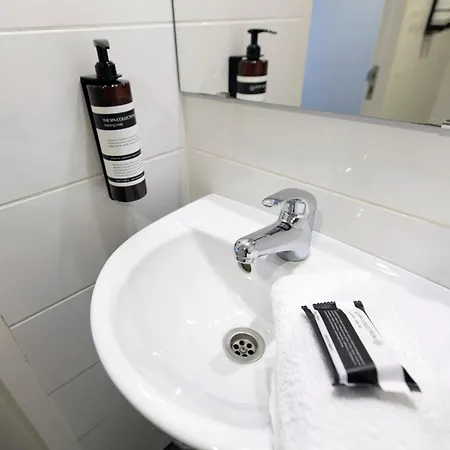 Quentin Arrive Amsterdam