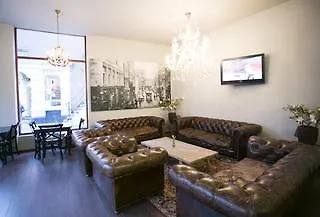 Quentin Arrive Hotel *