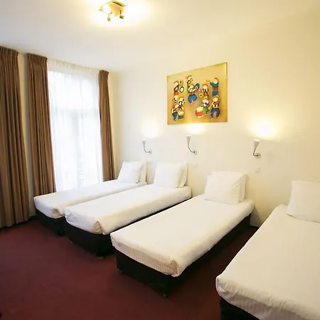 Quentin Arrive Hotell *