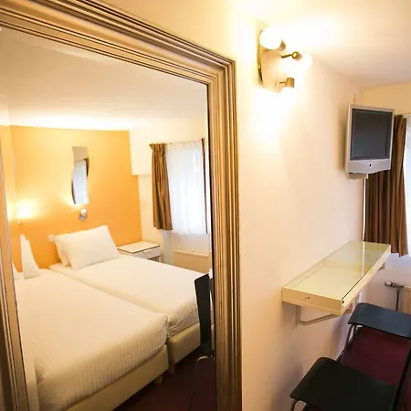 Quentin Arrive Hotell *