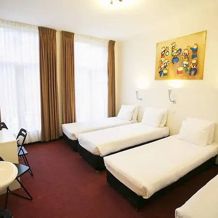 Quentin Arrive Amsterdam