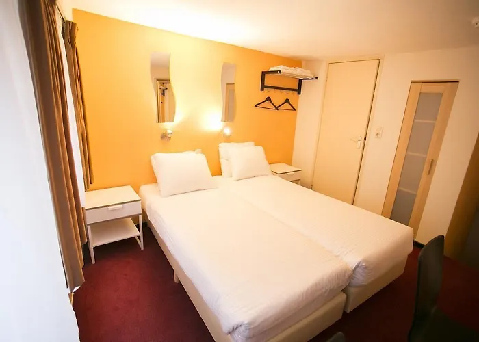 Quentin Arrive Otel *