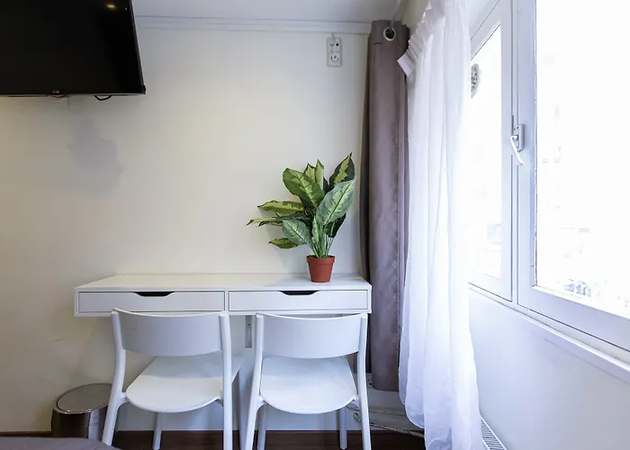 Otel Quentin Arrive *