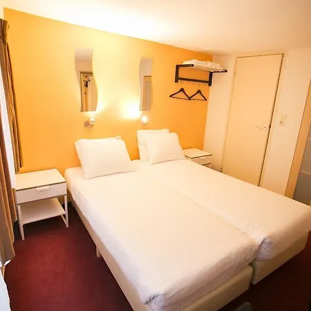 Quentin Arrive Hotell *