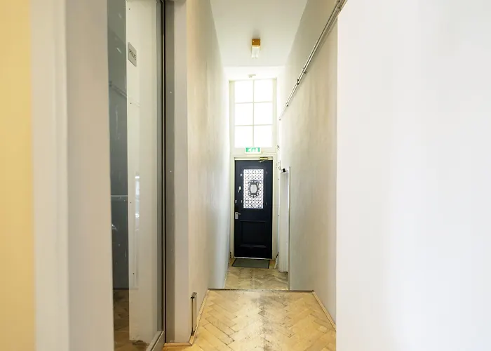 Quentin Arrive Hotel *